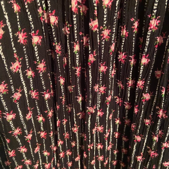 Ditsy Floral Dress - Picture 9 of 13